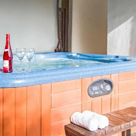 Puerto Del Carmen Sleeps 8 Pool Air Con Wifi Vila