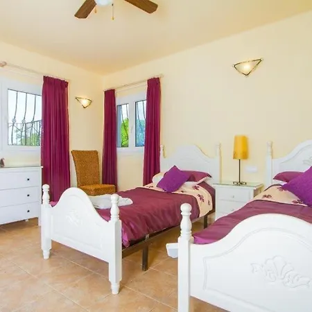 Вилла Puerto Del Carmen Sleeps 8 Pool Air Con Wifi