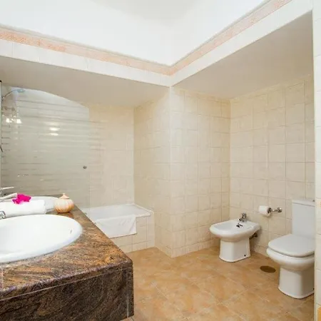 Puerto Del Carmen Sleeps 8 Pool Air Con Wifi Вилла Пуэрто дель Кармен